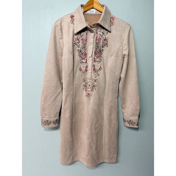 Modesees Tops - Modesees Womens Blush Faux Suede Embroidered Floral Button Shirt NWT Small